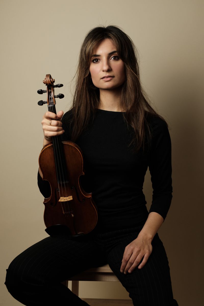 Ava Bahari
